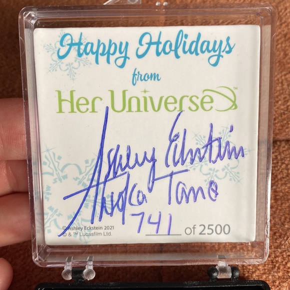 HerUniverse limited 2021 holiday pin. Grogu, “baby Yoda.” #741 out of 2500. - Picture 3 of 3